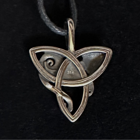 🌺 Boutique Celtic Cat Silver Tone Long Adjustable Pendant Necklace NIB - Picture 5 of 6